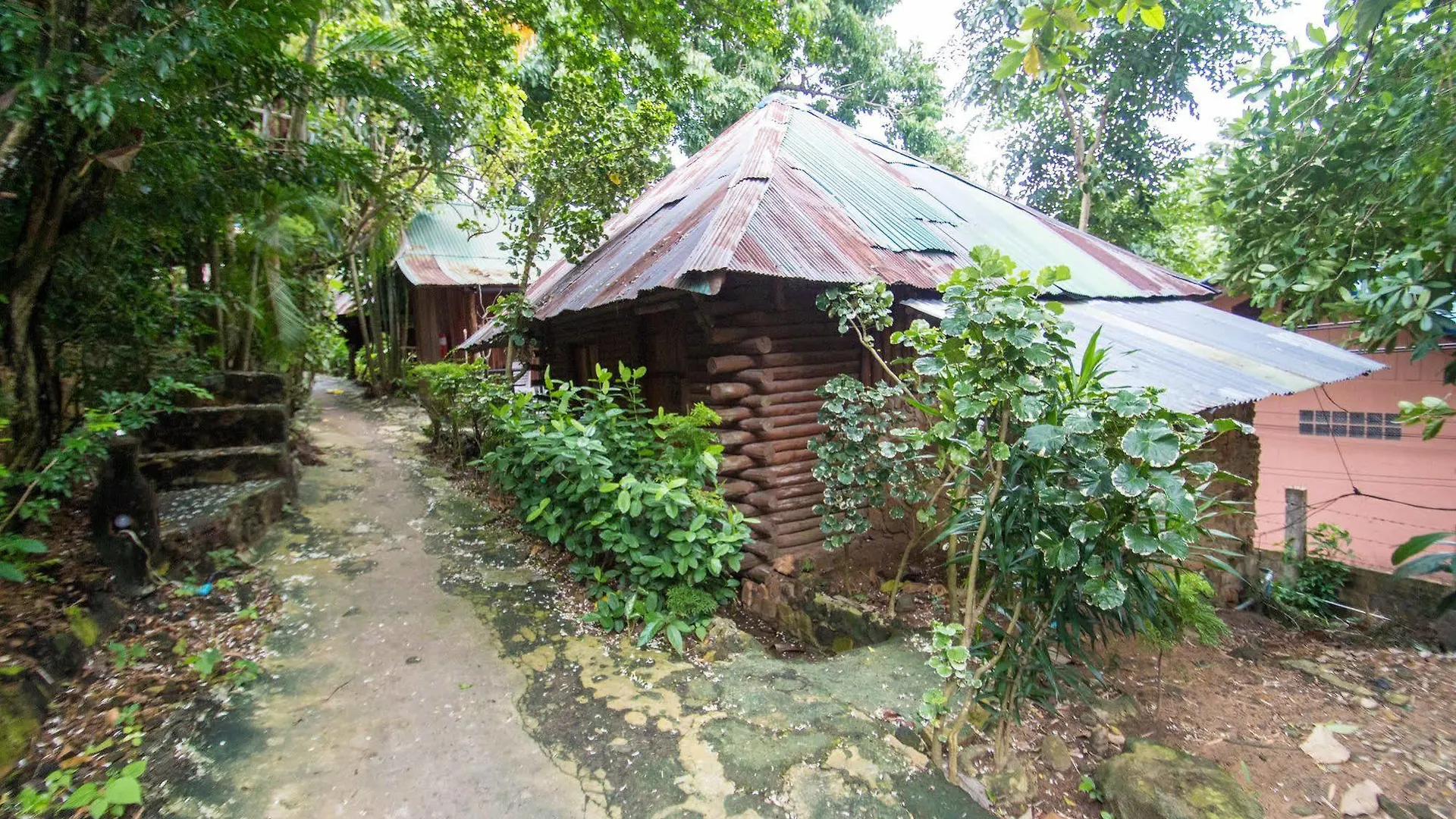 Tropical Garden Bungalow Phi Phi Don Resort
