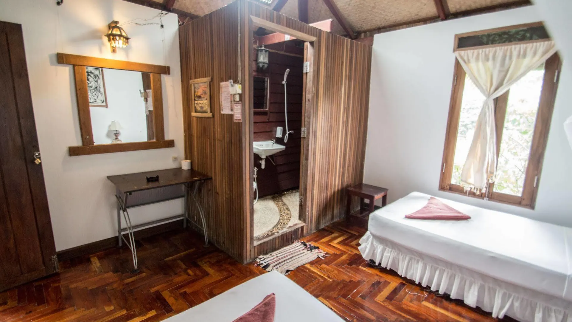 Tropical Garden Bungalow Phi Phi Don 2*,