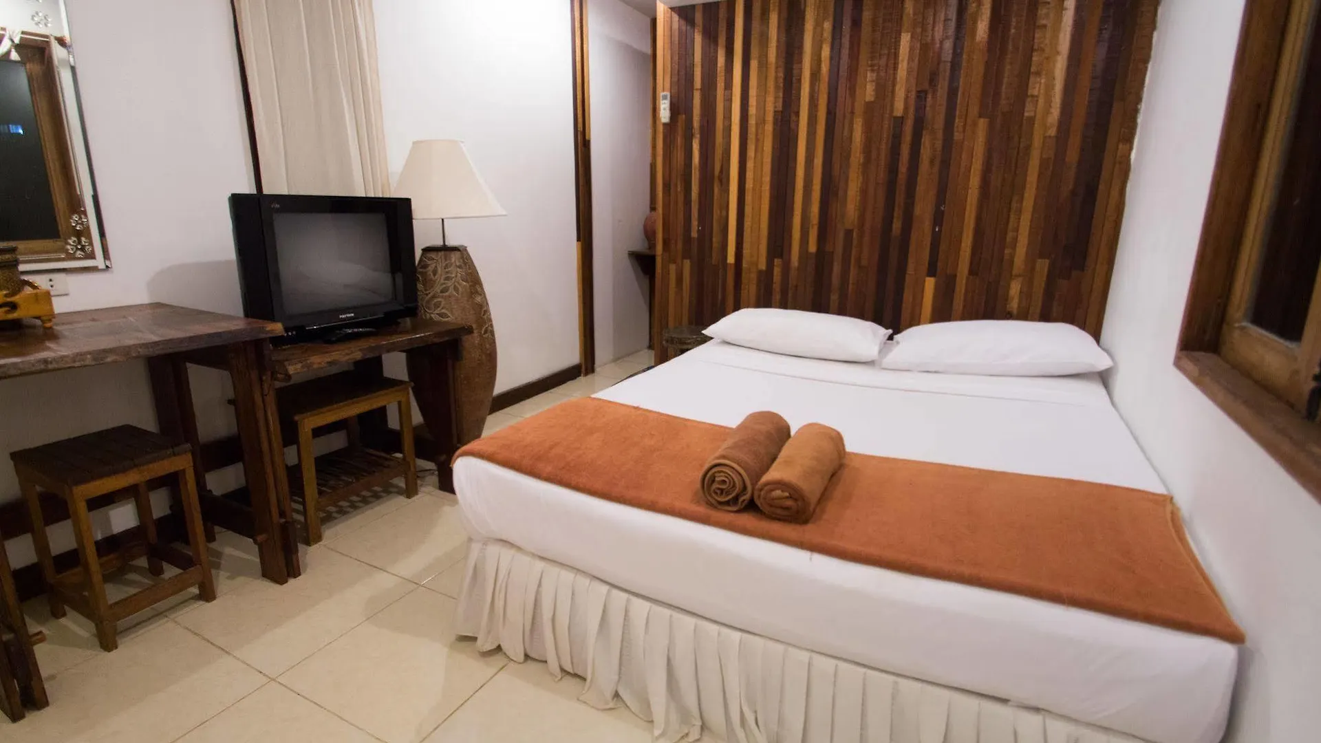 Tropical Garden Bungalow Phi Phi Don 2*,  Thailand