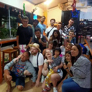 Albergue Voyagers, Phi Phi Don