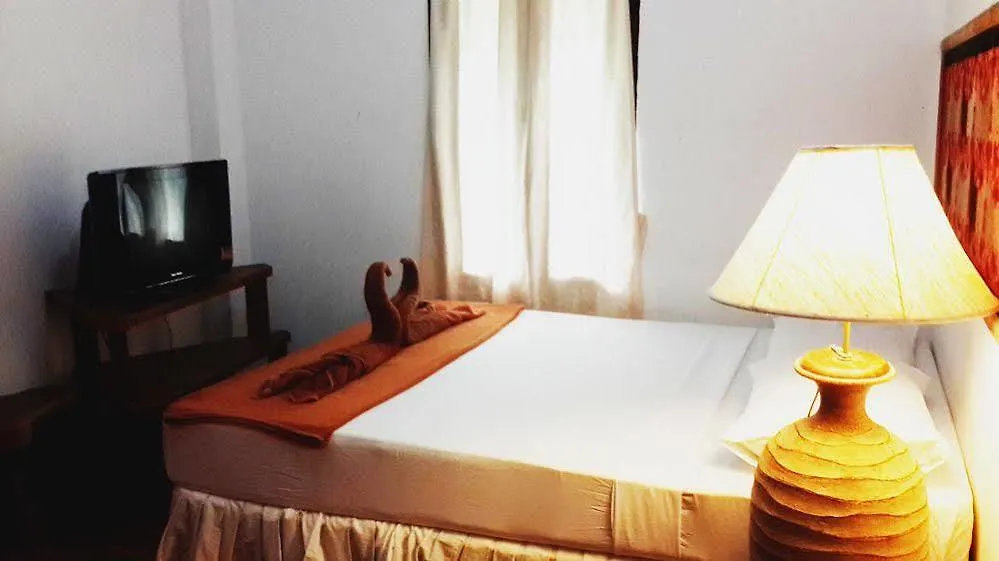 Tropical Garden Bungalow Phi Phi Don 2*,